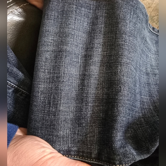 Lucky Brand Straight Leg Jeans - Picture 7 of 7